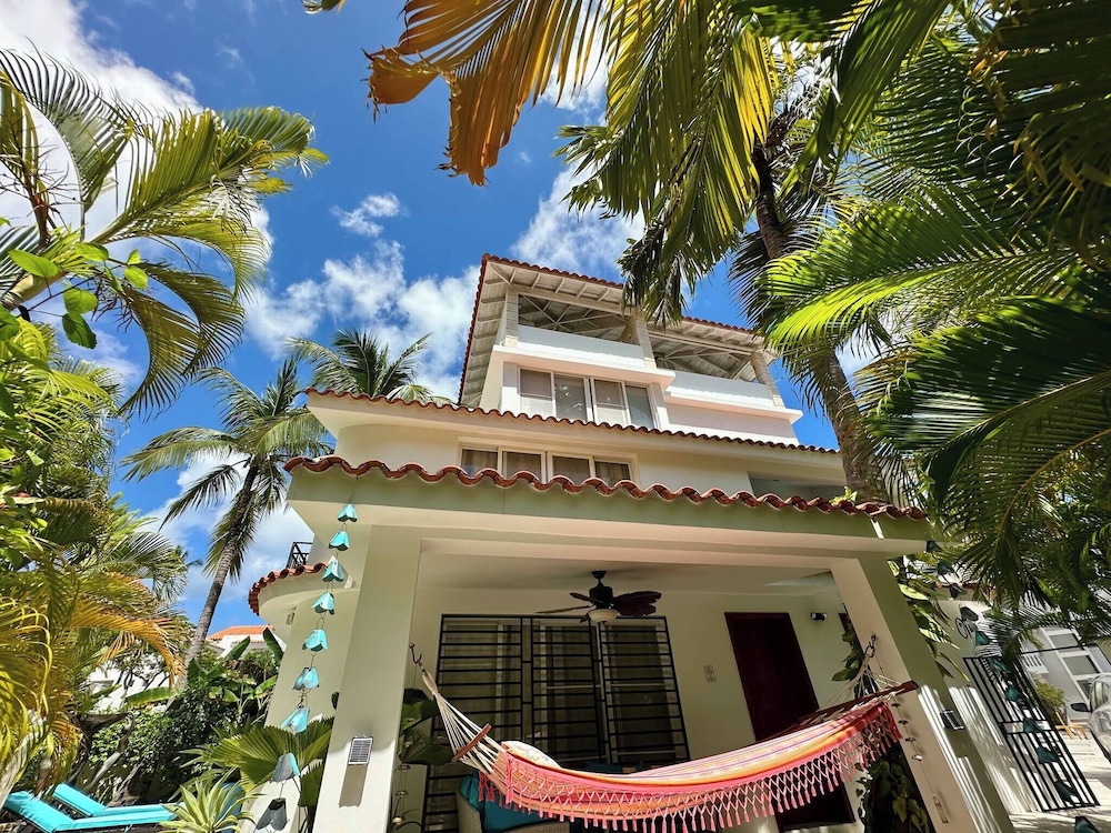 Los Corales Tropical Beach Resort & Spa — 4-Star Luxury Hotel in Punta Cana, Dominican Republic