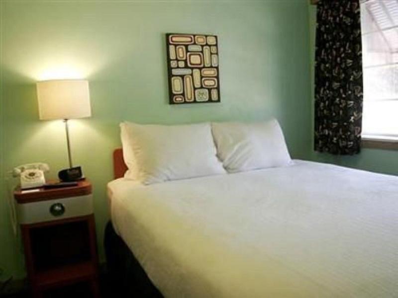 Holiday Music Motel - photo 30