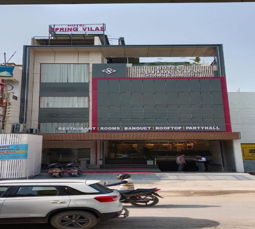 Hotel Spring Vilas in Gorakhpur, India