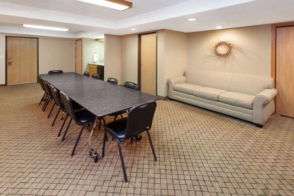 AmericInn by Wyndham Hartford WI - photo 17