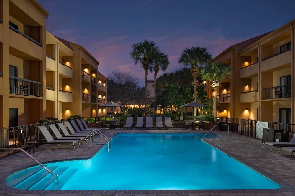 Courtyard by Marriott Jacksonville at Mayo Clinic Campus Beaches in Jacksonville, United States