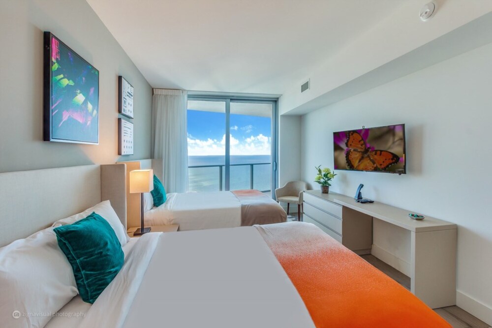 Contemporary Beach Resort Condos - photo 16