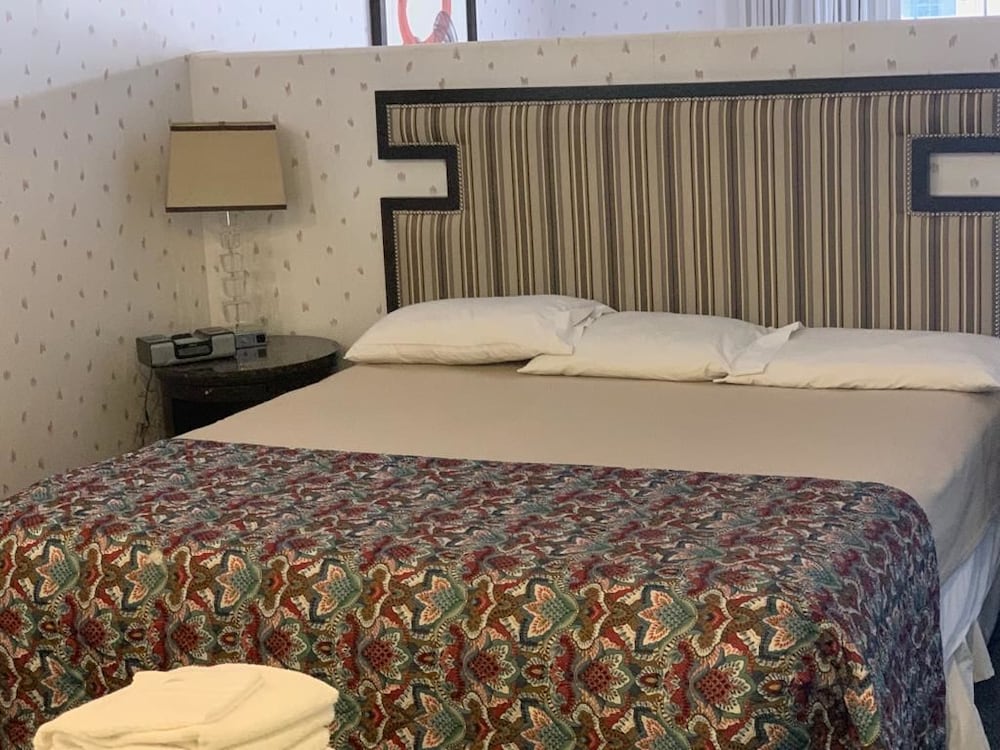 Calipatria Inn And Suites - photo 9
