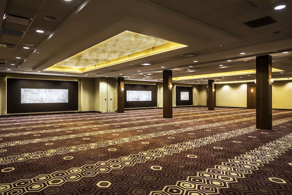 DoubleTree by Hilton Hotel & Suites Pittsburgh Downtown - photo 55