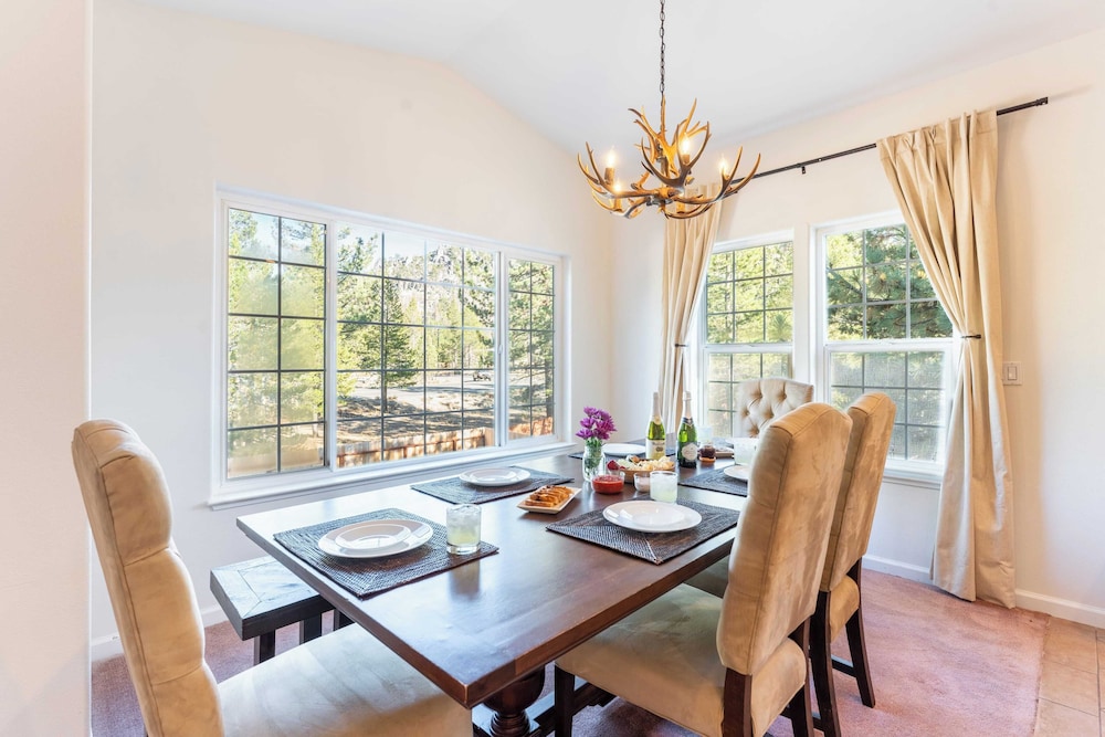 Blitzen by Avantstay Pet friendly Tahoe Retreat Near Heavenly Ski Resort - photo 15