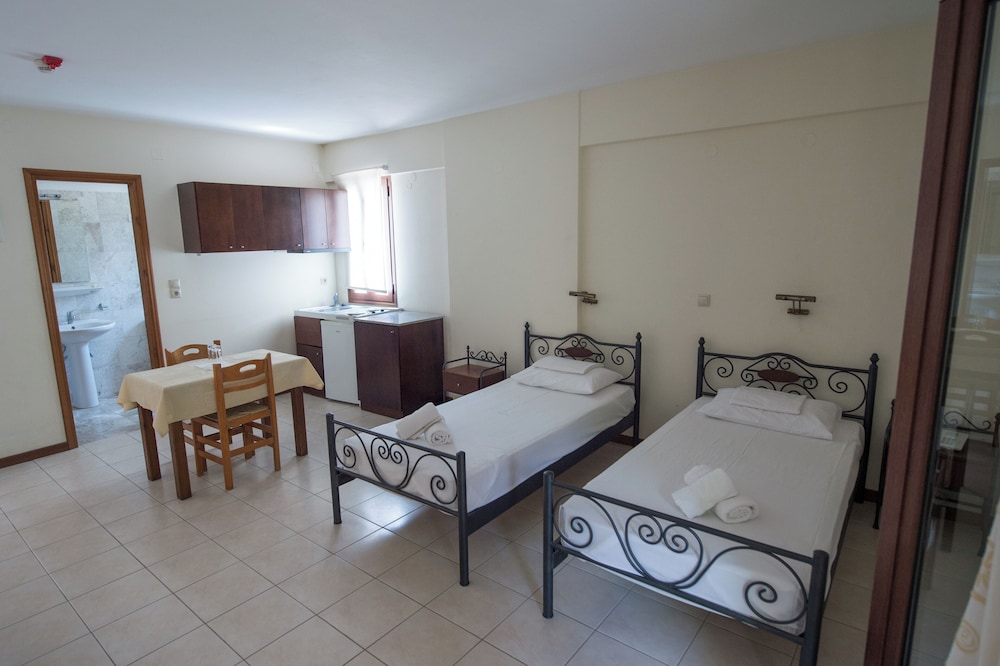 Thimeli - carbon neutral hotel in Ligourion