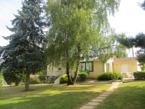 Les Acacias in La Milesse, France