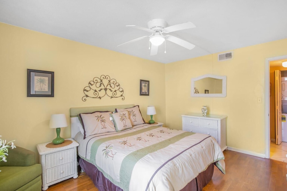 Romar Tower 5A by Vacation Homes Collection - photo 4