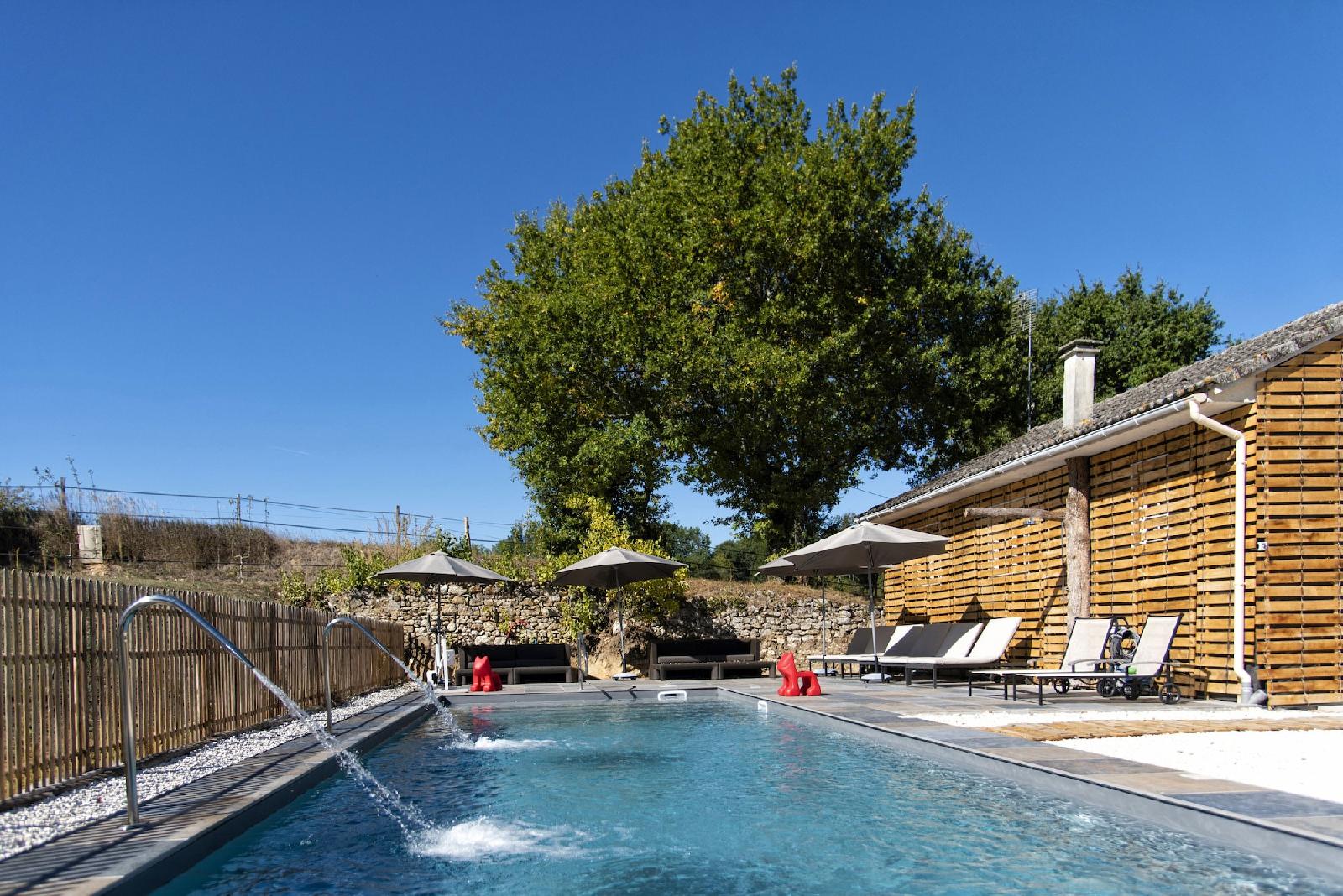 Les Deux Abbesses en Vert — 4-Star Luxury Hotel in Mareuil, France