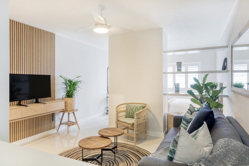 Charming 1 bed Sea Point Retreat Central