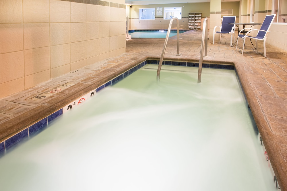 Holiday Inn Express Hotel & Suites Vacaville by IHG - photo 23