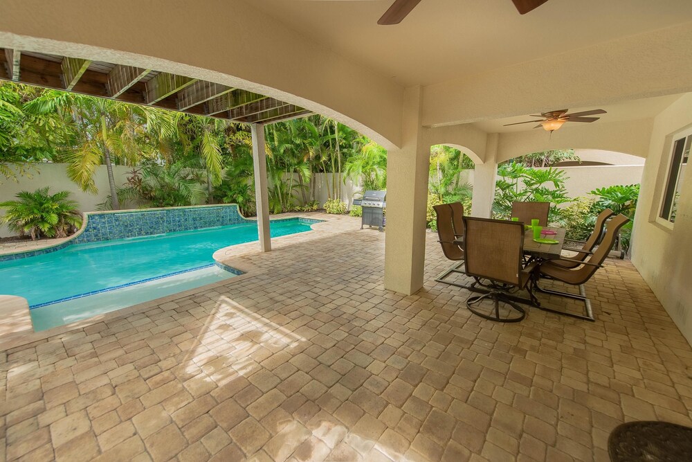 Villa Portofino — 4-Star Luxury Hotel in Holmes Beach, United States