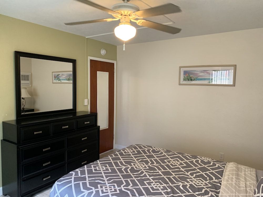 Atlantic Beach & Harbor Resort - photo 21
