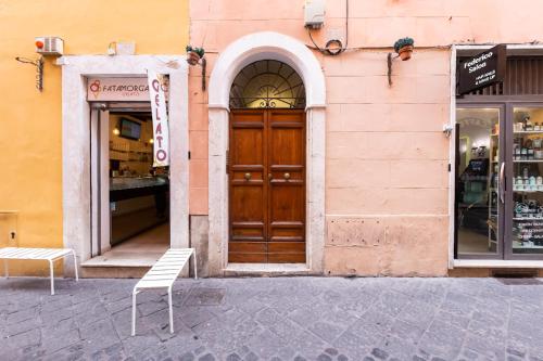 Laurina F2 Roof Terrace Locappart — 4-Star Luxury Hotel in Rome, Italy