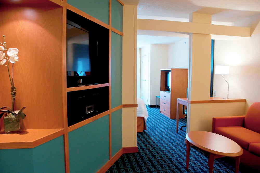 Fairfield Inn & Suites by Marriott Ames - photo 9