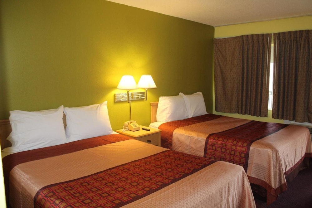 Hutchinson Inn - photo 10