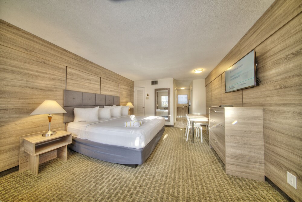Club Lux Resort By the Beach - photo 4