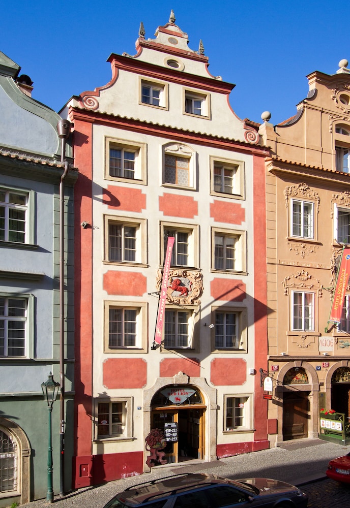 Red Lion - carbon neutral hotel in Prague
