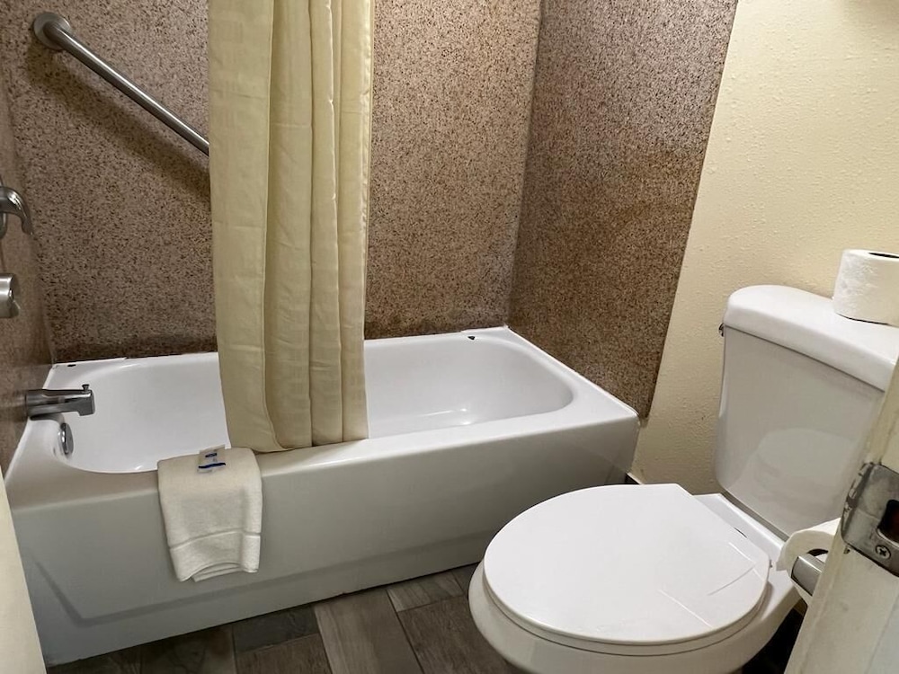 Rodeway Inn Walterboro I 95 - photo 24