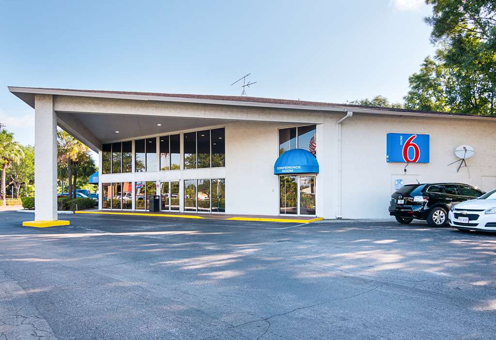 Motel 6 Tampa FL Fairgrounds - featured photo