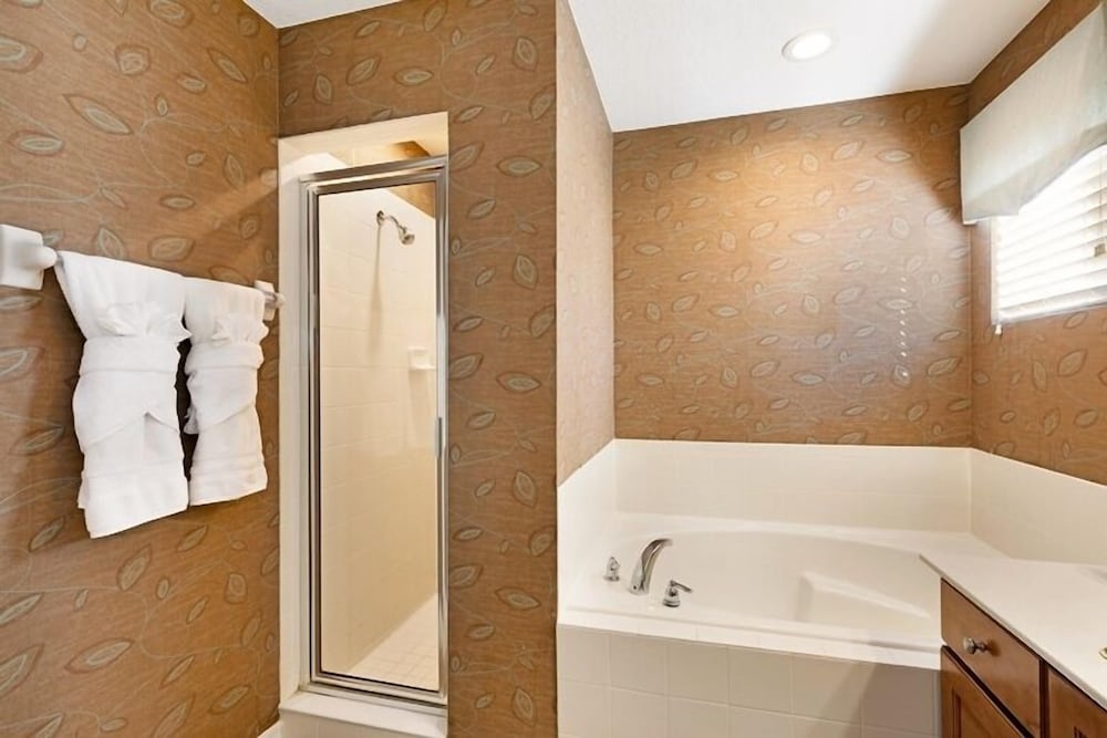 Lakeside Landing 6 Bedrooms - photo 27