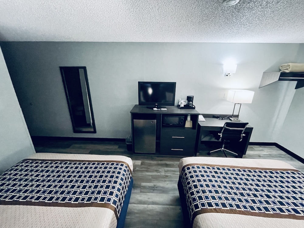 Americas Choice Inn And Suites - photo 14