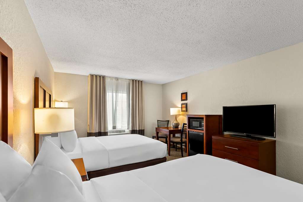 Comfort Inn St. Louis Westport Event Center - photo 14