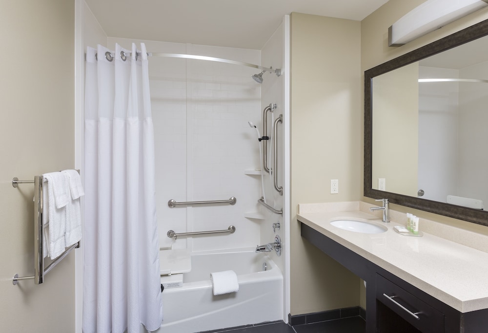 Staybridge Suites Canton by IHG - photo 10
