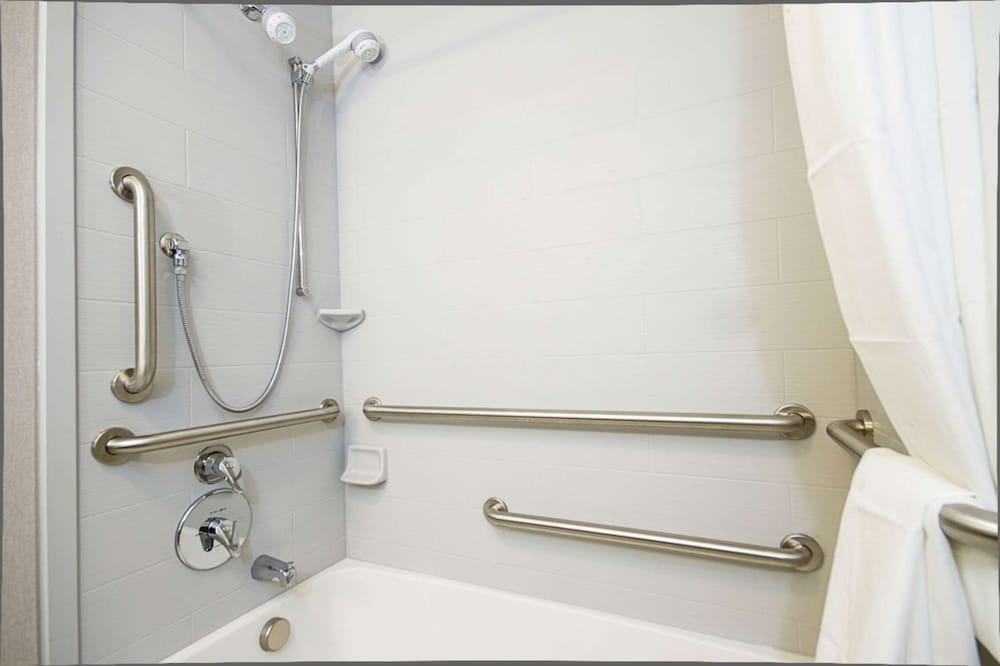 Hampton Inn & Suites Roanoke Airport - photo 29