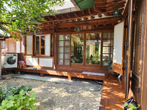 Hanok Moryeon — 4-Star Luxury Hotel in Jeonju, South Korea