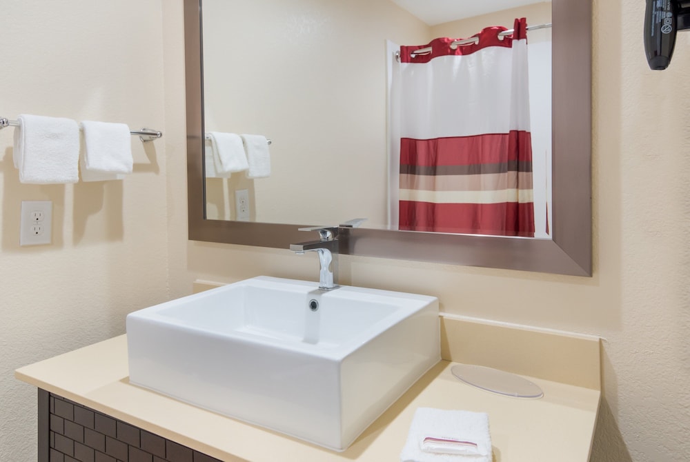 Red Roof Inn PLUS Fort Worth Burleson - photo 26