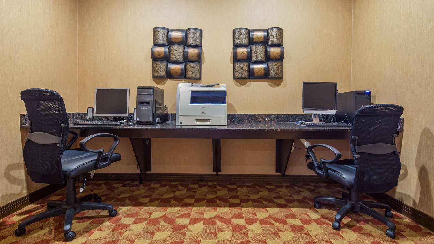 Crandon Inn and Suites - photo 29
