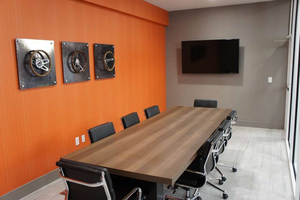 La Quinta Inn & Suites by Wyndham Braselton - photo 53
