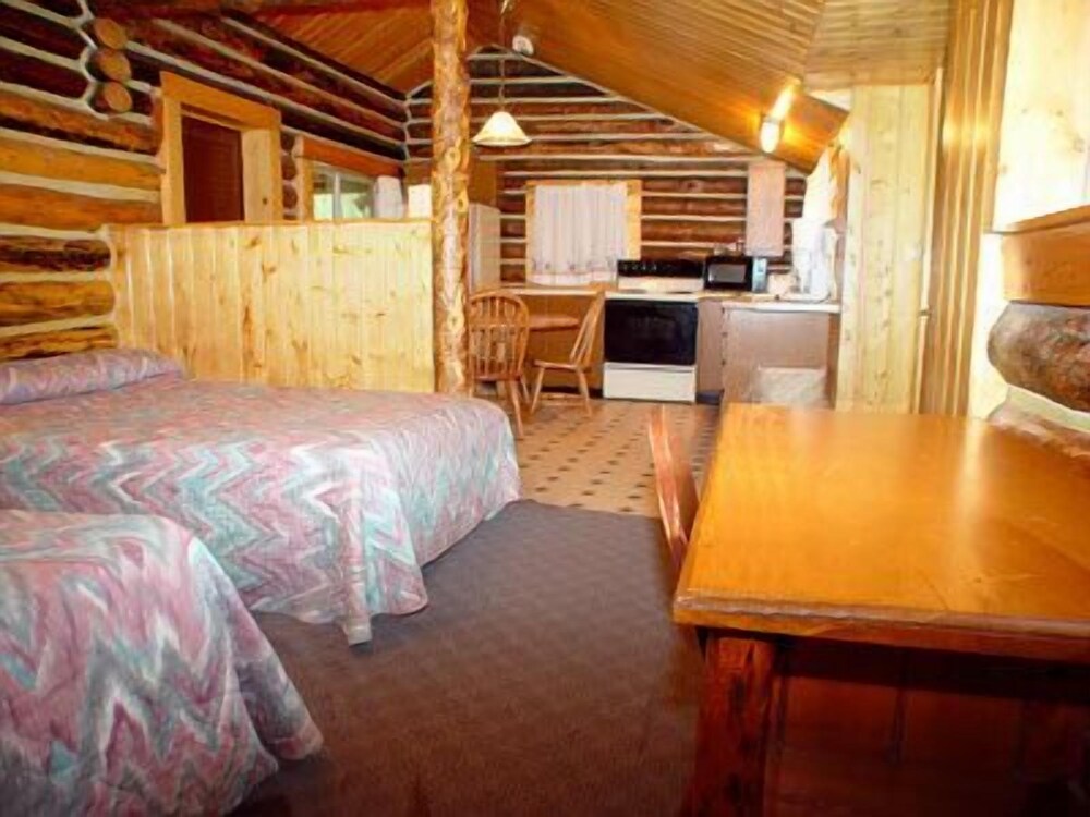 Pahaska Tepee Resort - photo 2