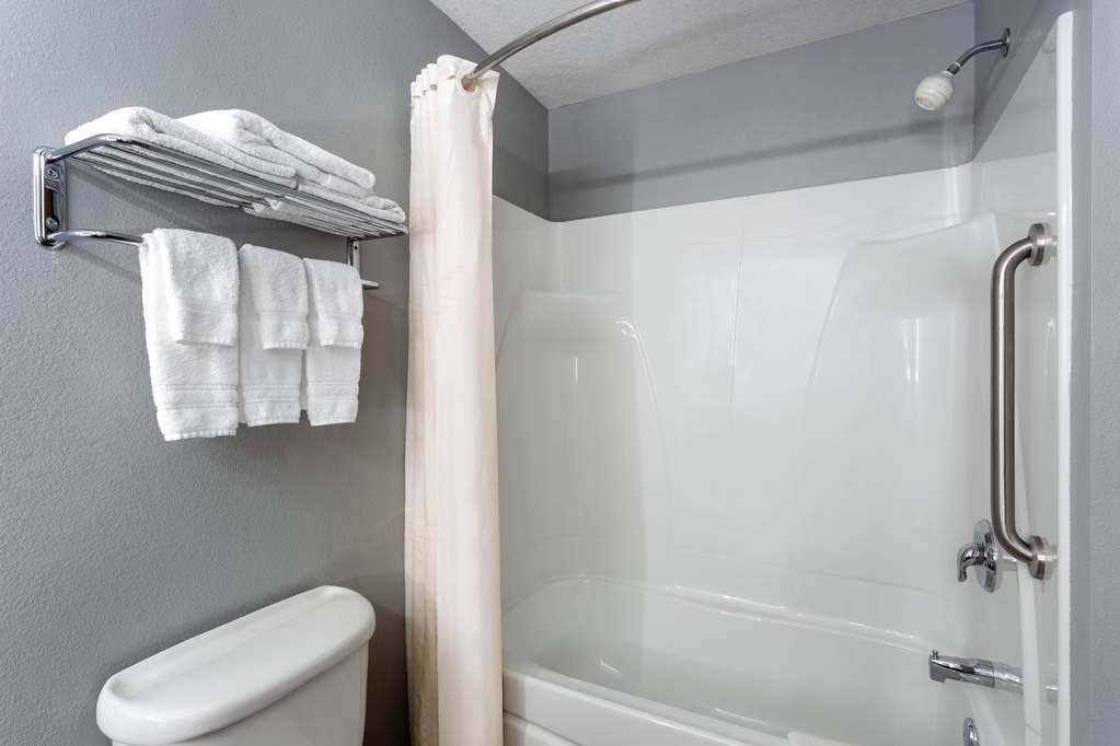 AmericInn by Wyndham Fulton Clinton - photo 17