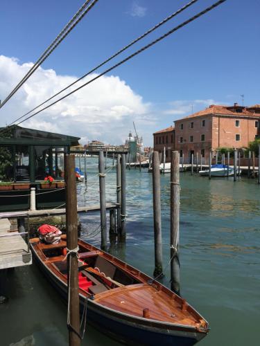 Ca' Delle Erbe — 4-Star Luxury Hotel in Venice, Italy