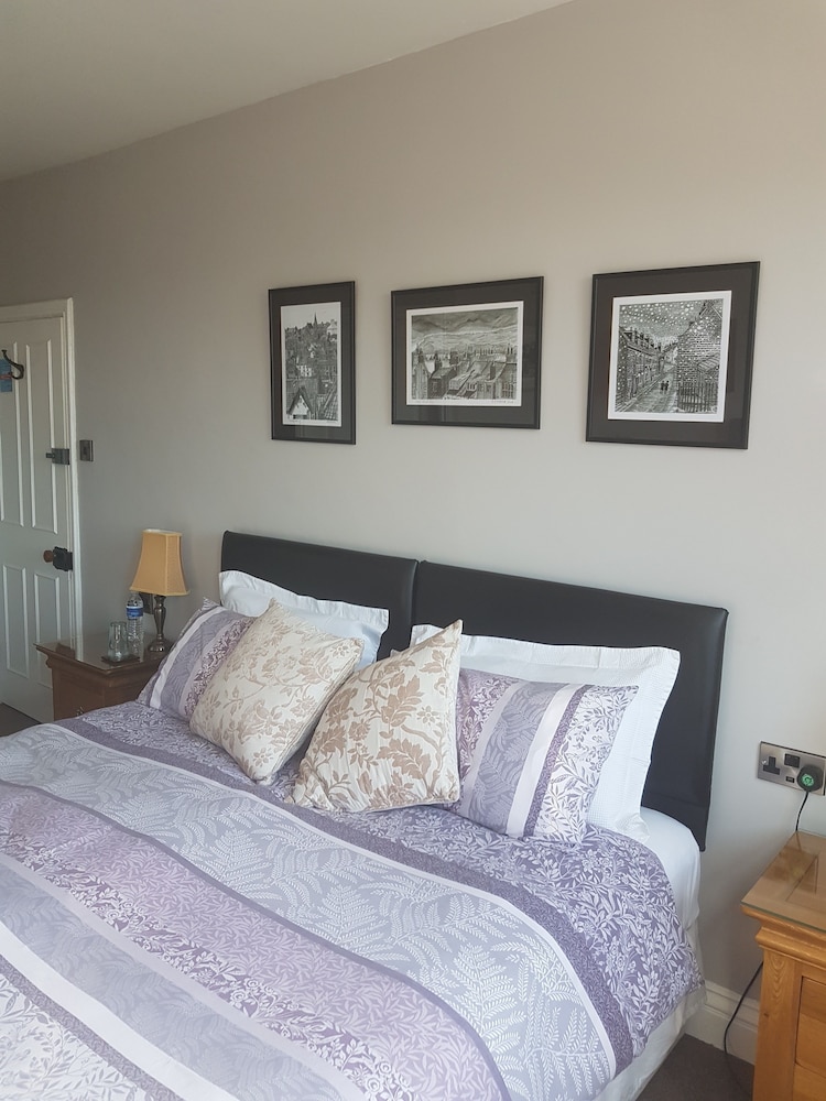 Lee Side B&B — 4-Star Luxury Hotel in Whitby, United Kingdom