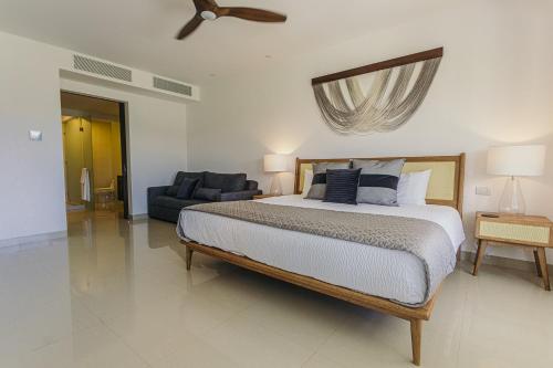 Casa Las Perlas NEW At Mareazul condo — 4-Star Luxury Hotel in Playa Del Carmen, Mexico