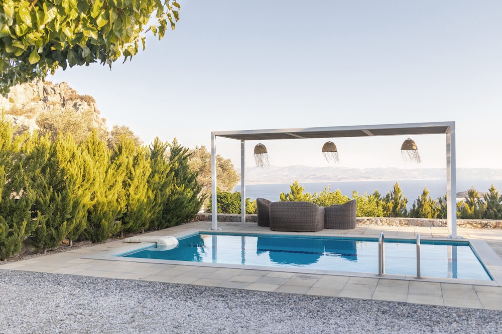 Evgoro Luxury Suites — 4-Star Luxury Hotel in Agia Galini, Greece