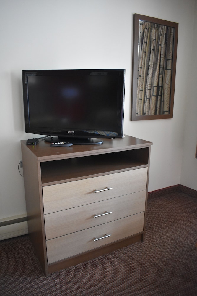 South Hills Motel - photo 27
