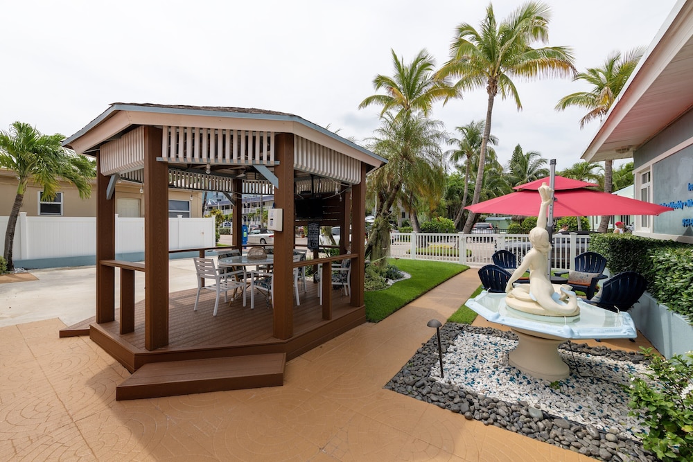 Tropic Isle Boutique Hotel - photo 39
