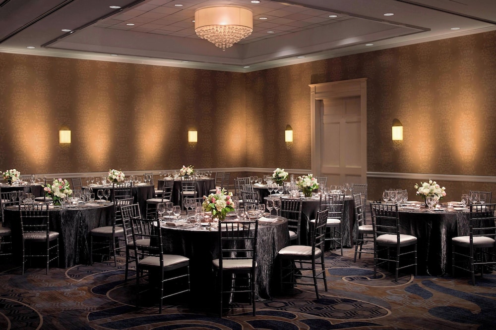 Westfields Marriott Washington Dulles - photo 8