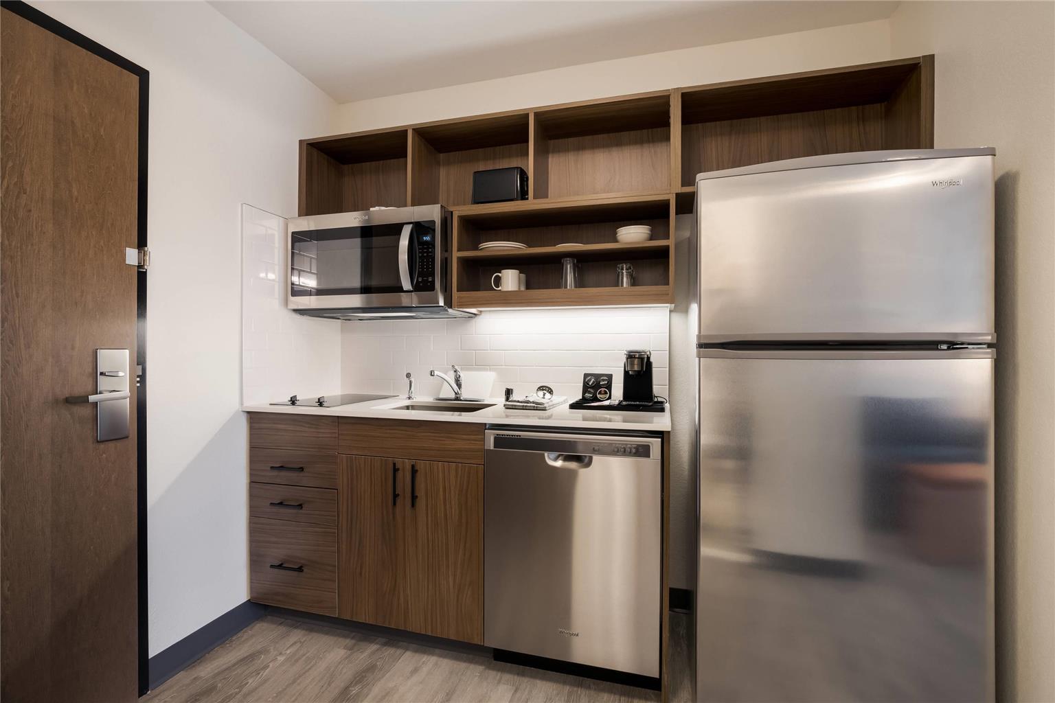 Everhome Suites Corona - photo 16