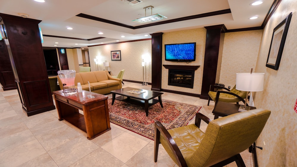 Holiday Inn Express & Suites Pampa by IHG - photo 73
