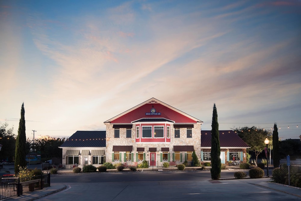 High Cotton Inn — hotel in New Braunfels