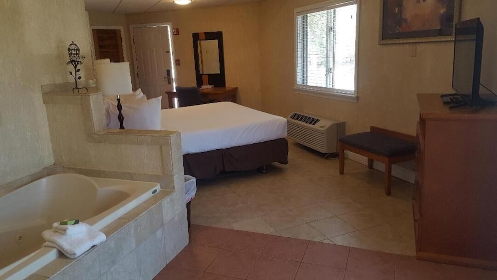 Cedar Park Inn - photo 15