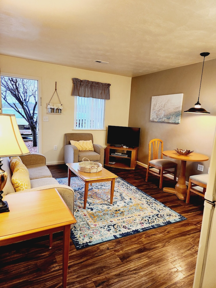 Affordable Corporate Suites Lanford - photo 48