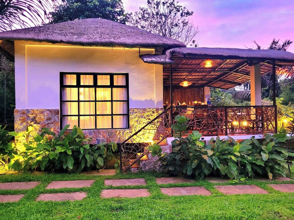 Modern Bahay Kubo Near Tagaytay Casita Anahaw — Indang