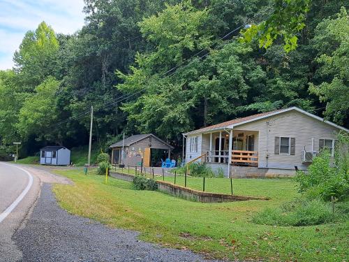 Buffalo Bend 3 BR near Lexington Hot Tub — 4-Star Luxury Hotel in Glasgow, United States