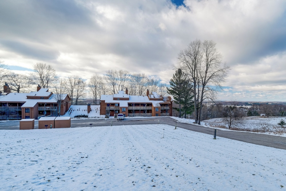 Bellaire Condo Walk to Shanty Creek Resort - photo 10